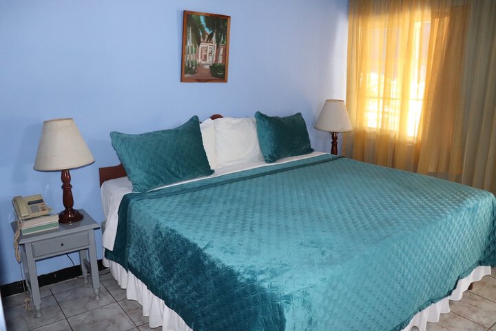 Room 6 of 44