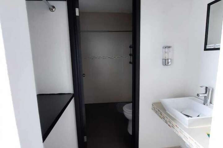 Room 30 of 34