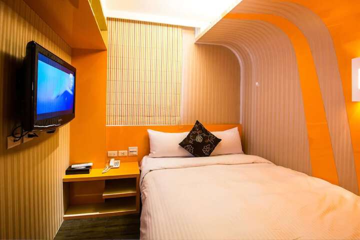 Room 14 of 34