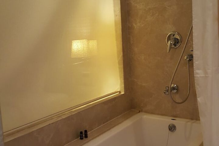 Room 30 of 52