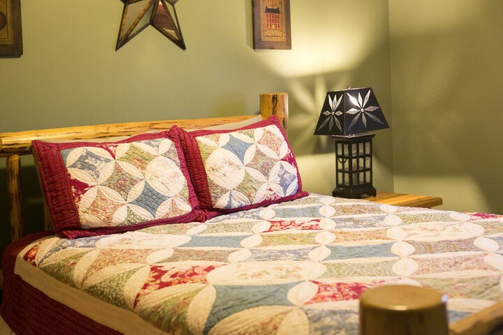 Room 4 of 68