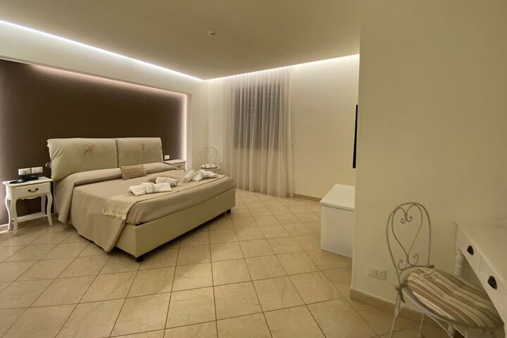 Room 12 of 125
