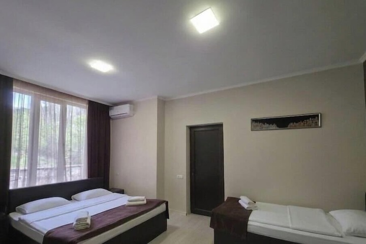 Room 34 of 47