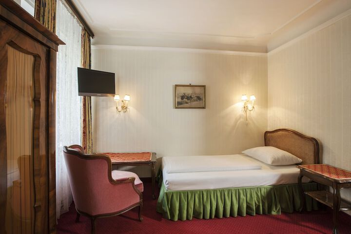 Room 19 of 40