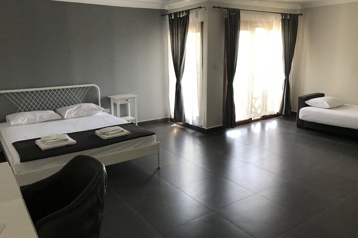 Room 14 of 28