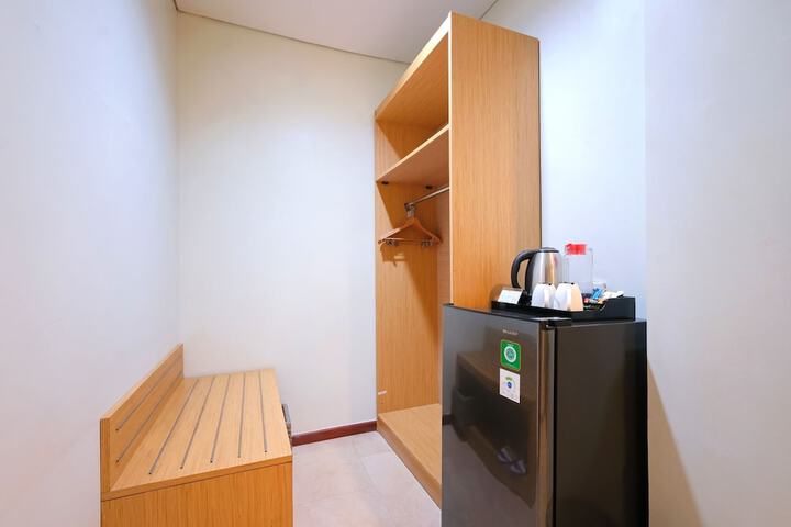 Room 6 of 30