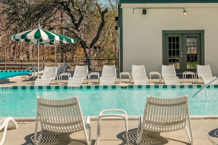 Pool 61 of 72