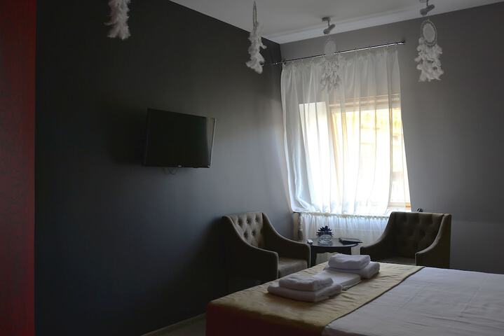 Room 5 of 40