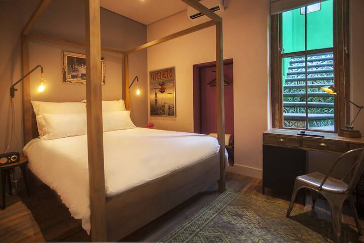 Room 27 of 89
