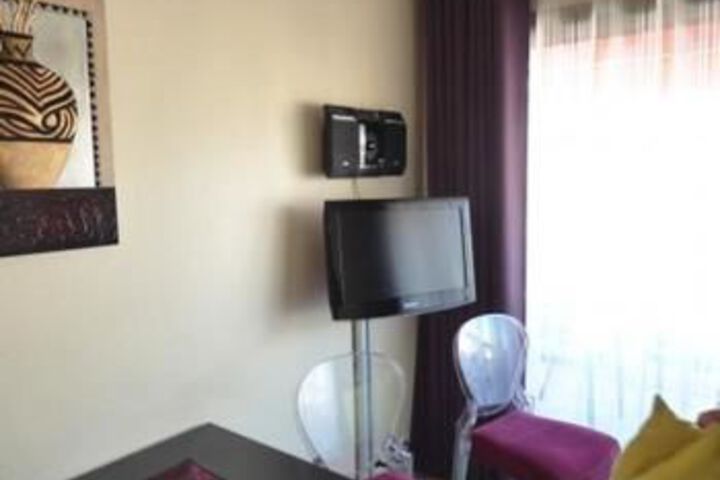 Room 12 of 20