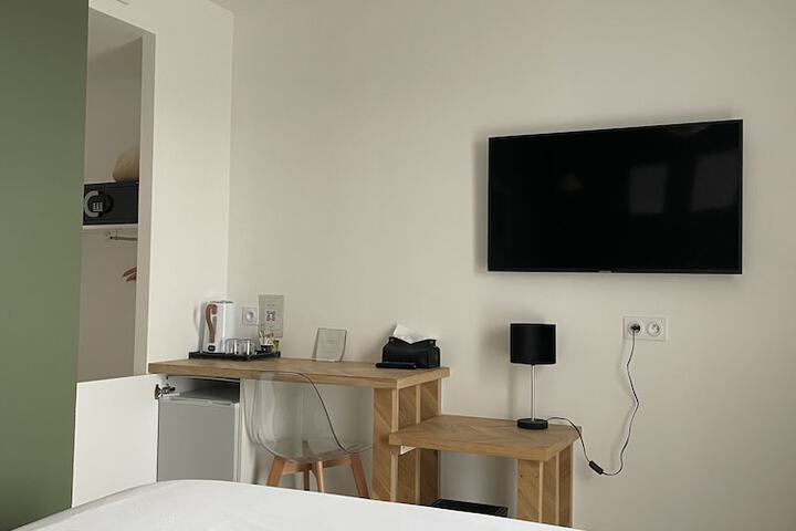 Room 25 of 83