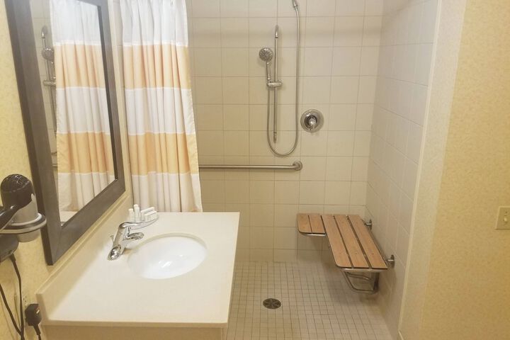 Room 13 of 29