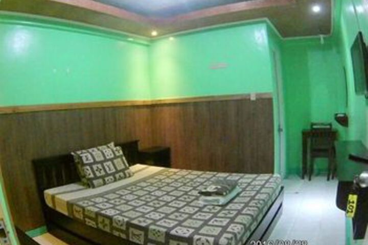Room 12 of 20