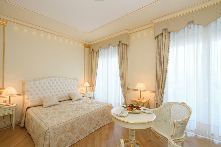 Room 28 of 62