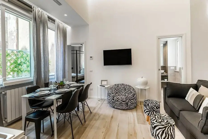 Room 4 of 14