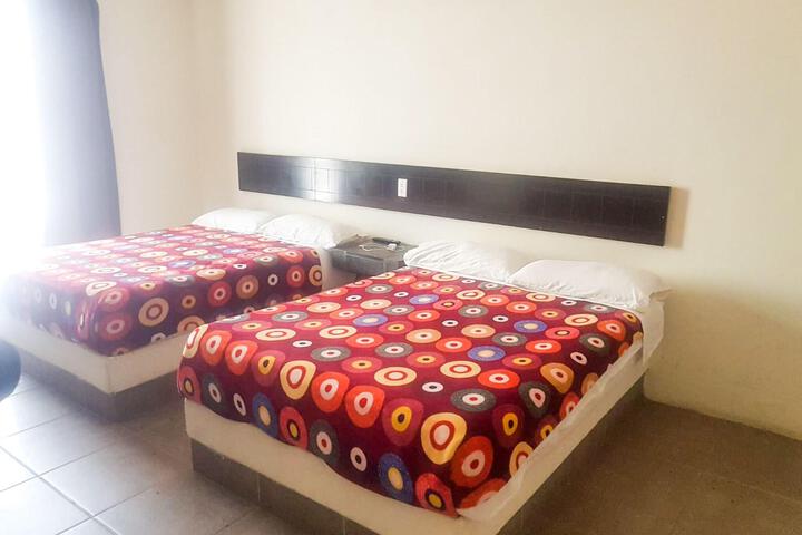 Room 2 of 33