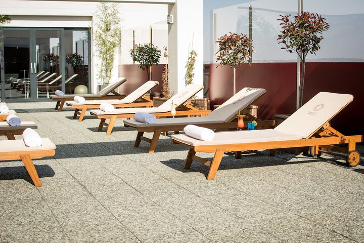 Sundeck 79 of 98