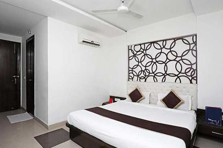 Room 7 of 19