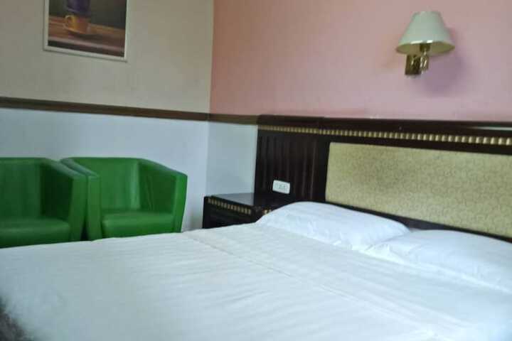 Room 9 of 9