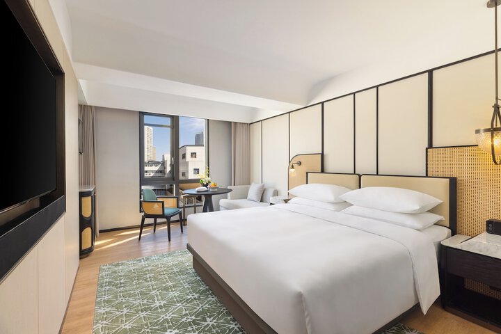 Room 35 of 72