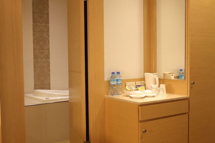 Room 8 of 58