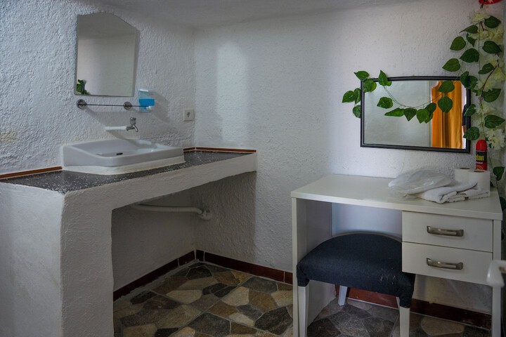 Room 30 of 60