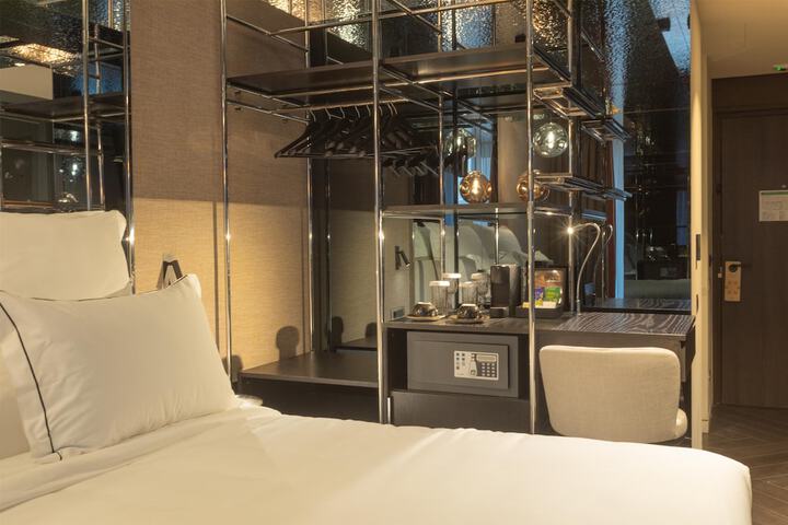 Room 30 of 91