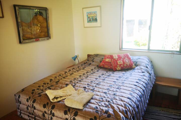 Room 4 of 25