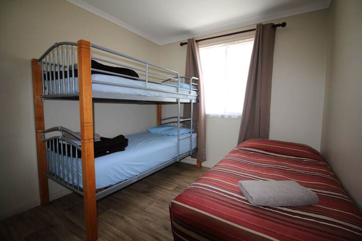 Room 3 of 116