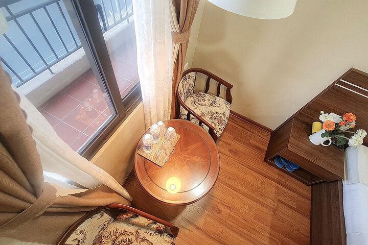 Room 10 of 26
