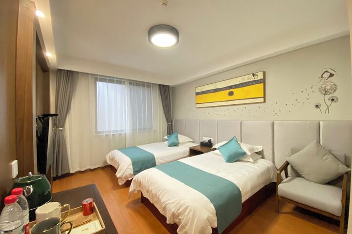 Room 27 of 118