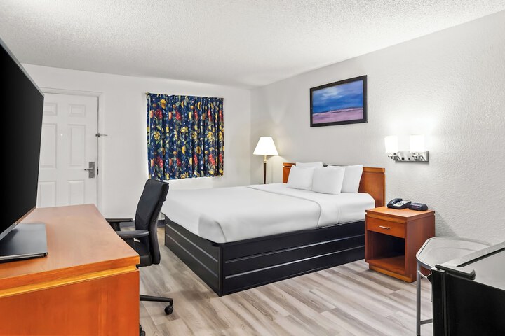 Room 7 of 23
