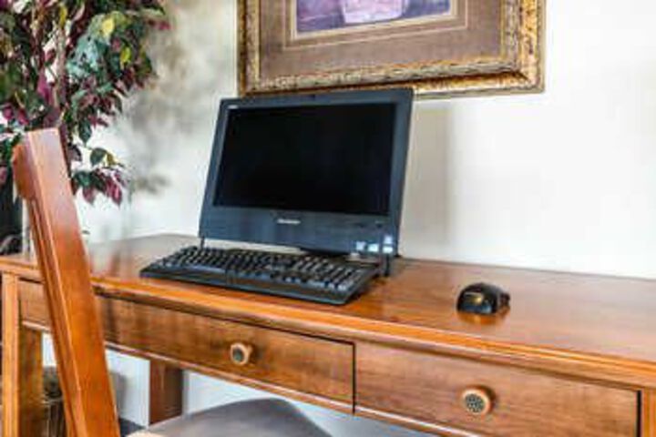Business Center 14 of 68