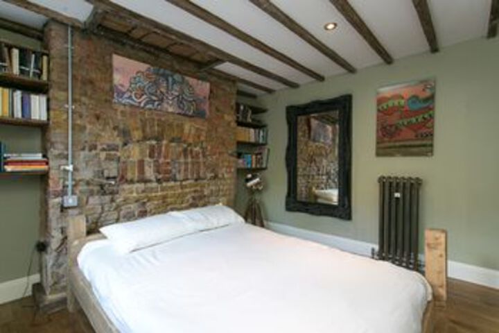 Room 4 of 13