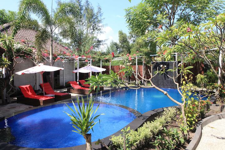 Pool Hotel