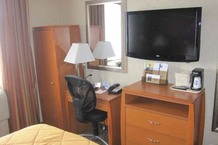 Room 13 of 40