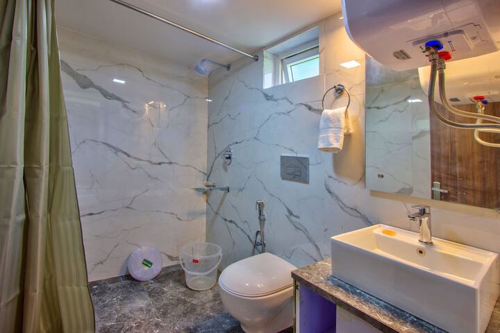 Room 43 of 61