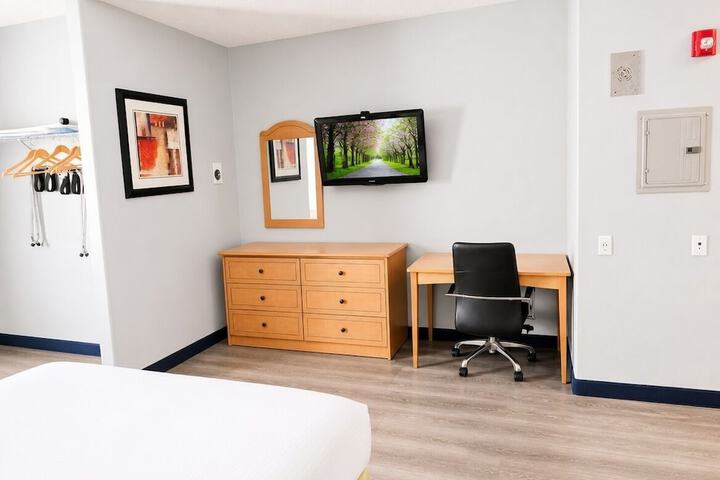 Room 25 of 41