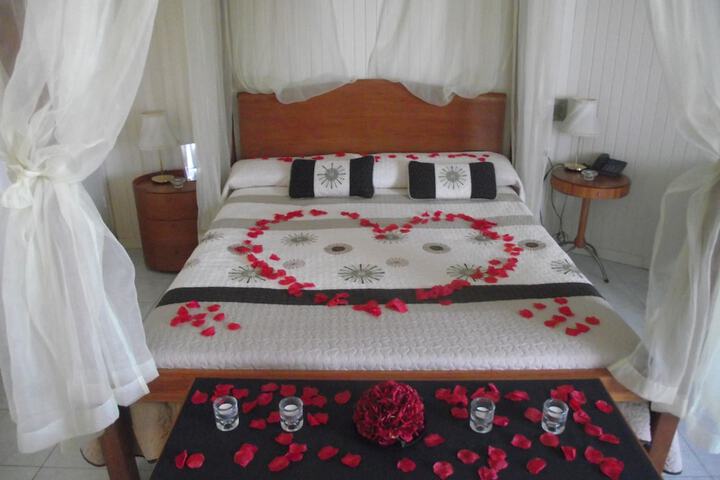 Room 3 of 34
