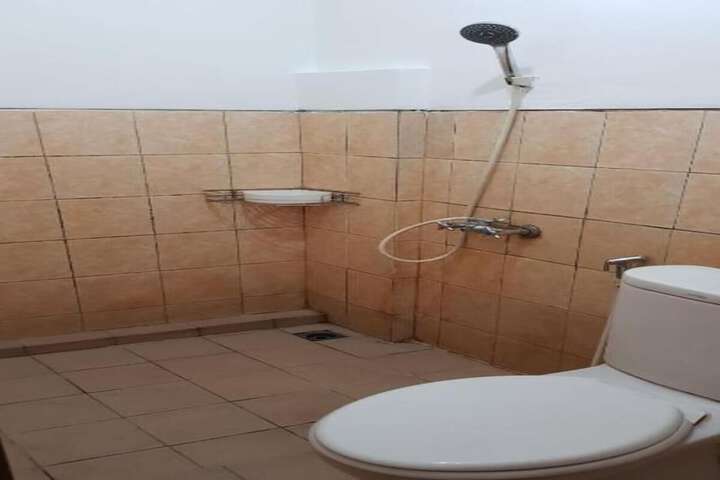 Room 7 of 10