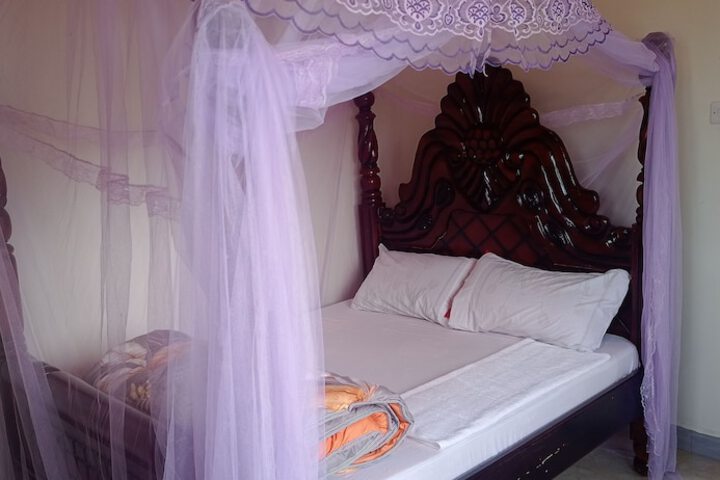 Room 10 of 15