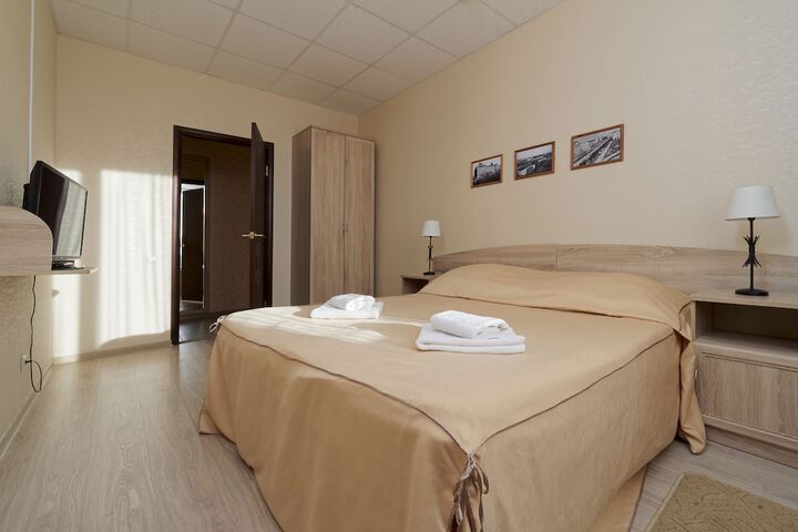 Room 3 of 27