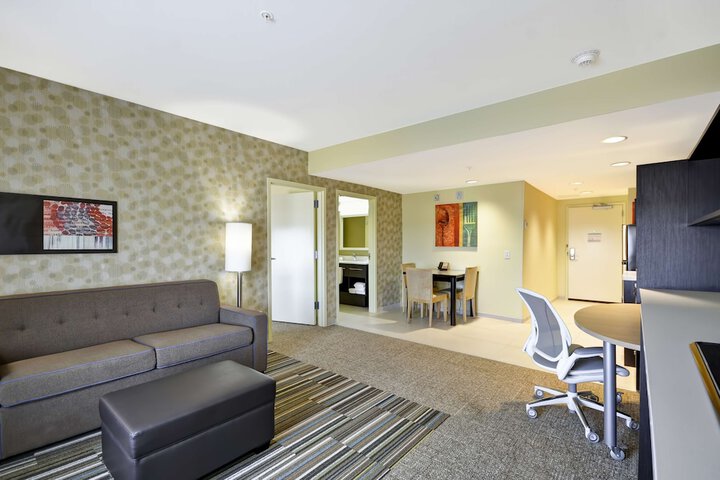 1 King Bed Studio Suite (5 of 14)