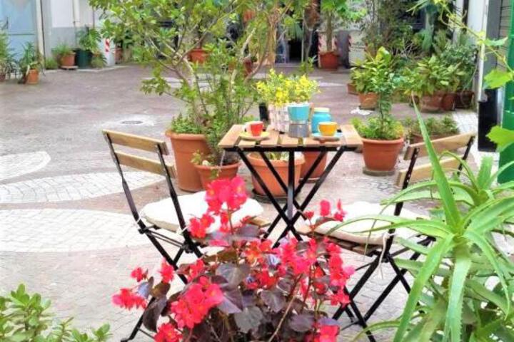 Casa Vacanze Donna Manu- Centralissima Tra Stazione Centrale ed Aeroporto