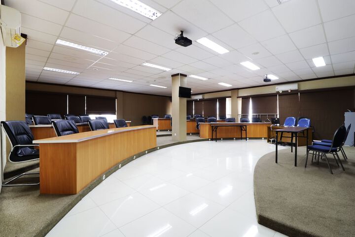 Business Center 24 of 25