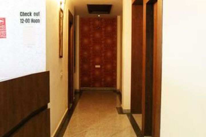 Ballroom/Hall 17 of 21