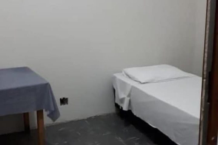 Room 9 of 18