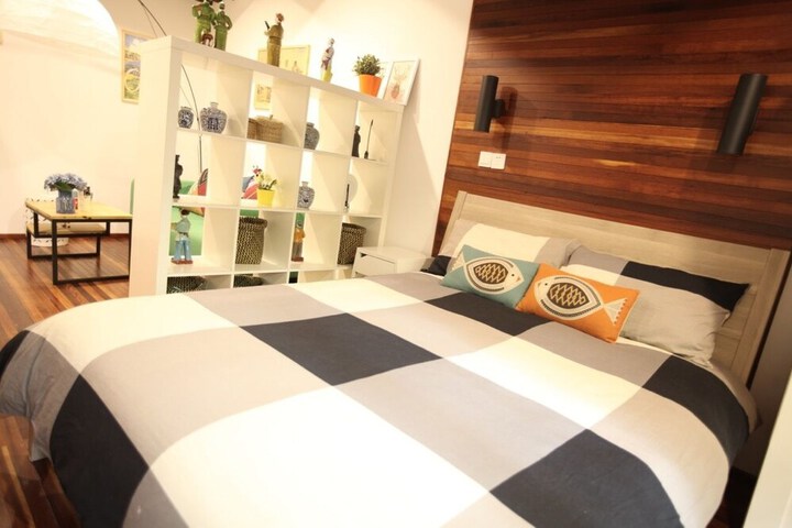 Room 10 of 87