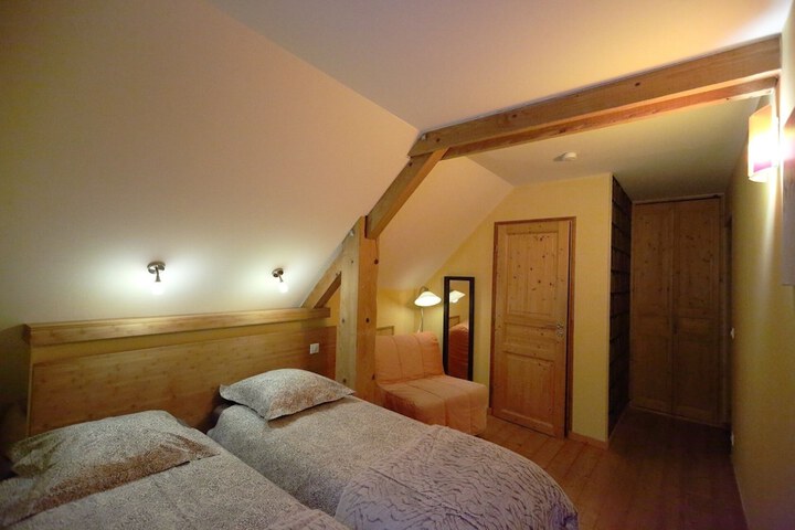 Room 3 of 60