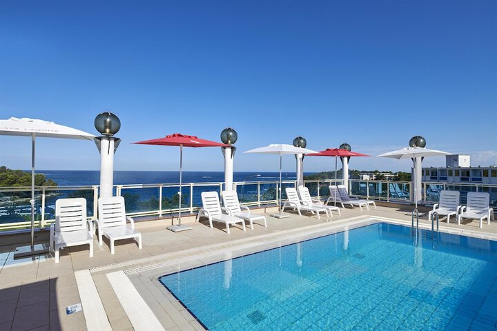 Pool Hotel